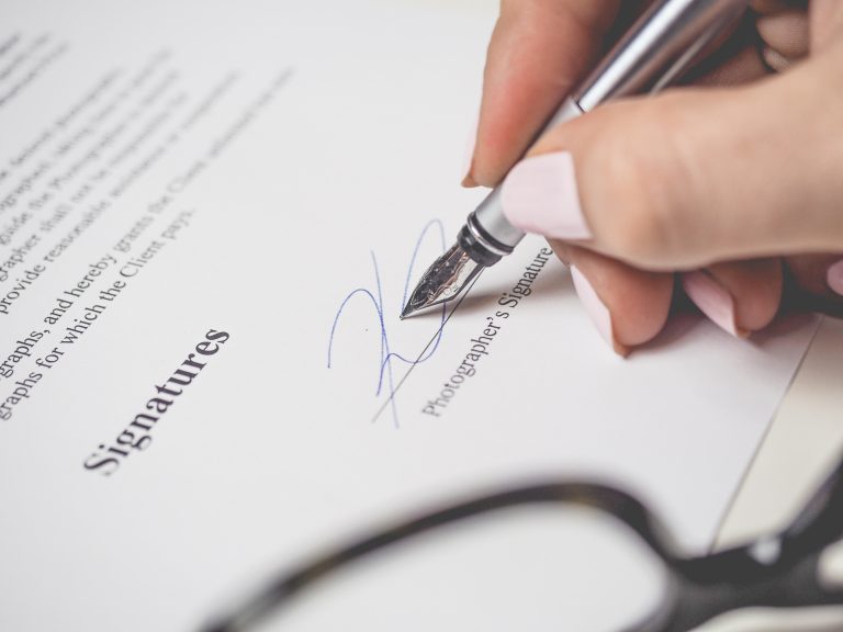 Signature d'un contrat